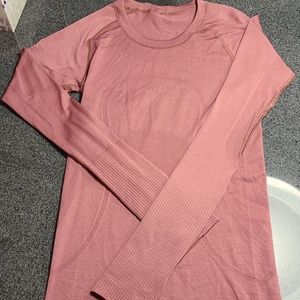 Like new Lululemon long-sleeved shirt